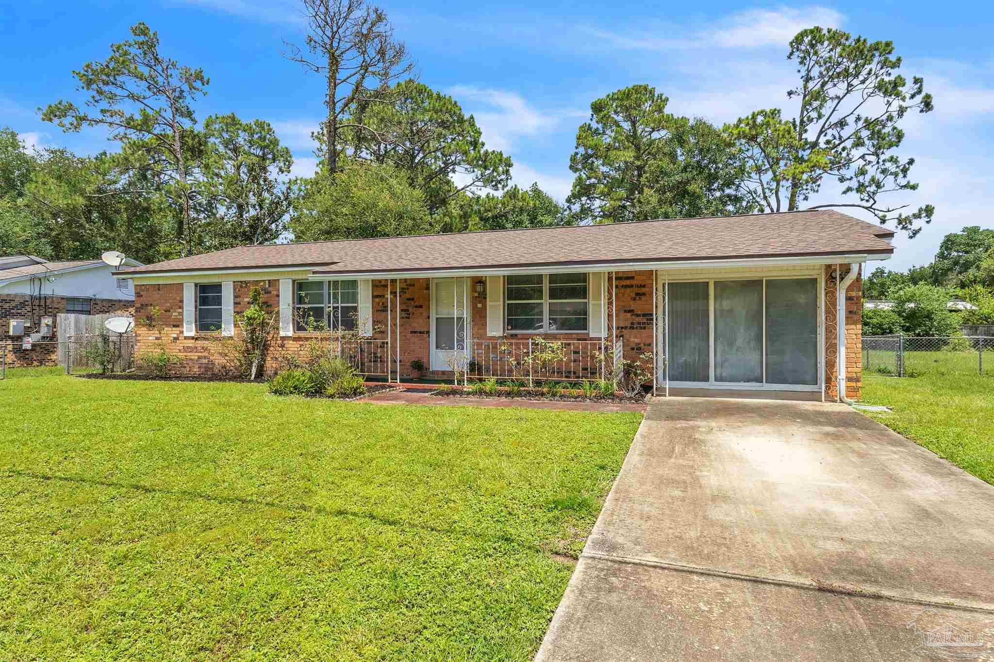 910 Bartow Ave