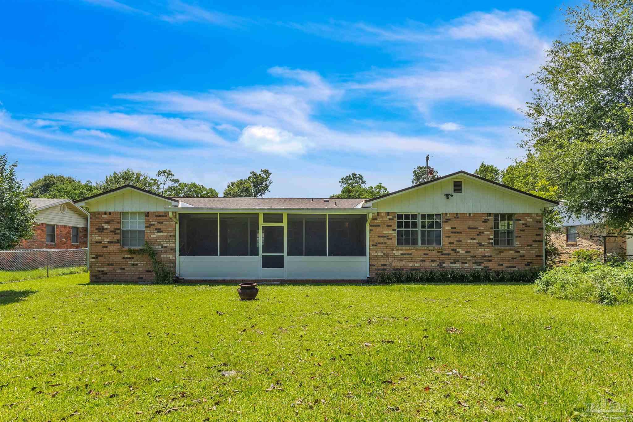 910 Bartow Ave