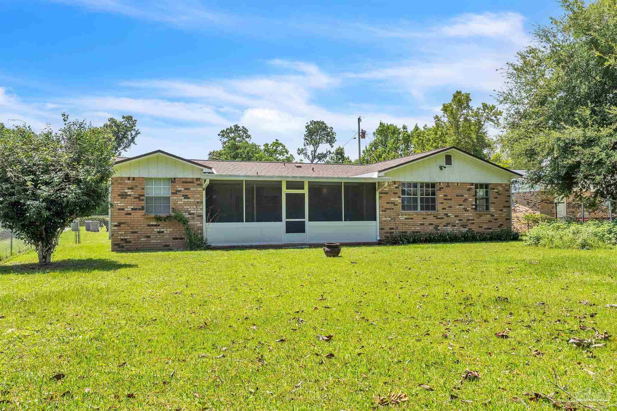 910 Bartow Ave
