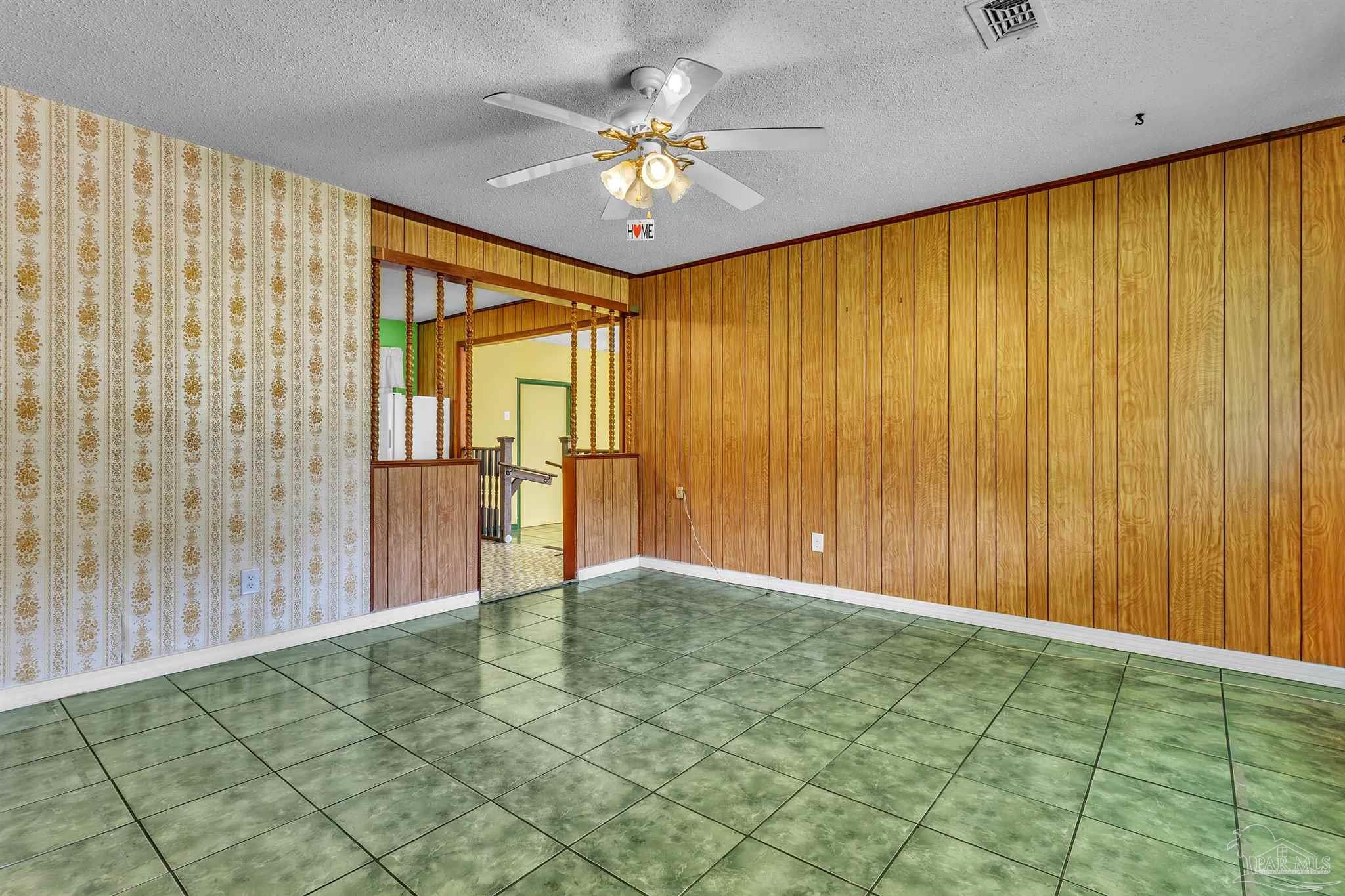 910 Bartow Ave
