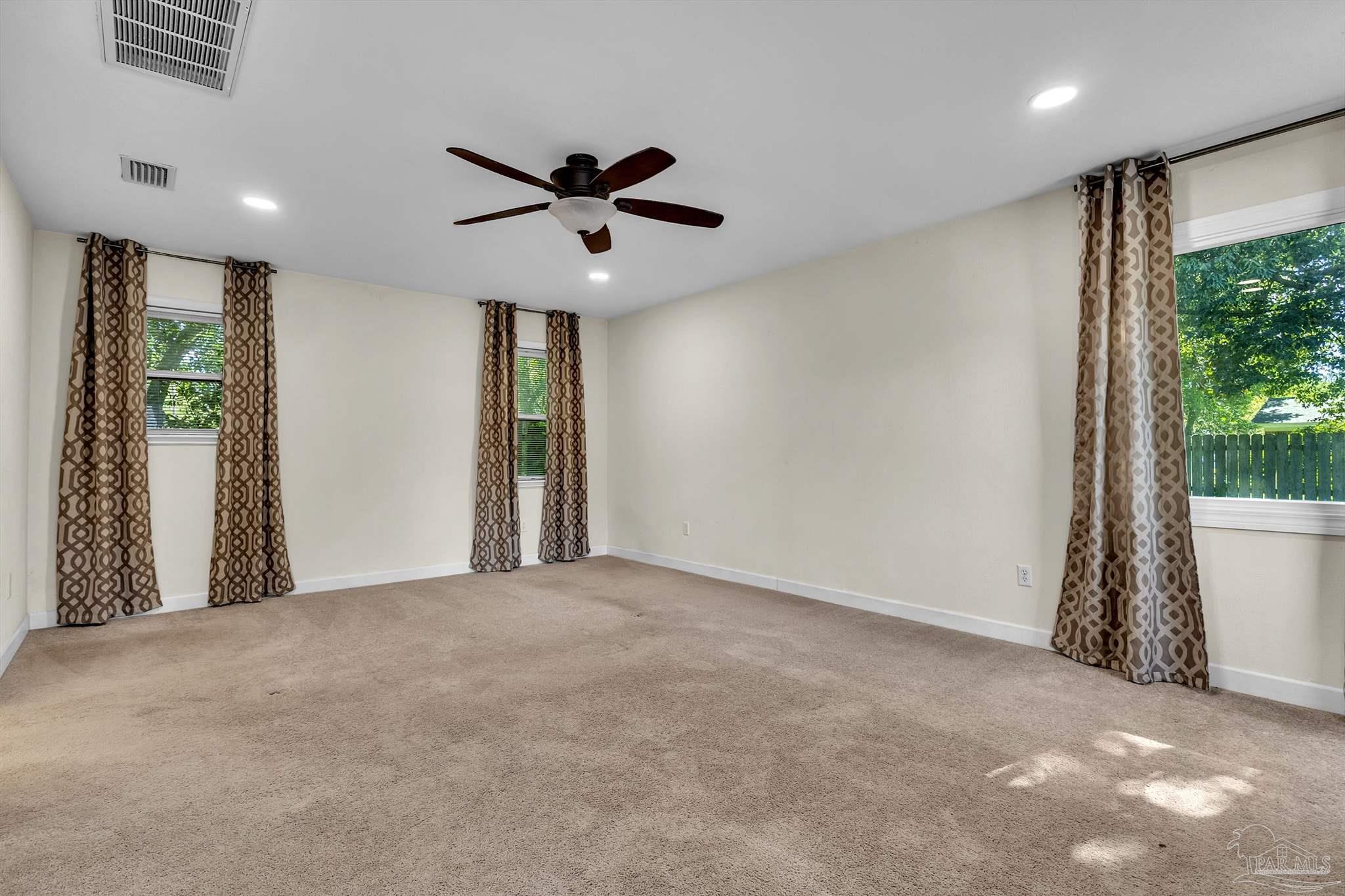 5570 Peachtree Ct