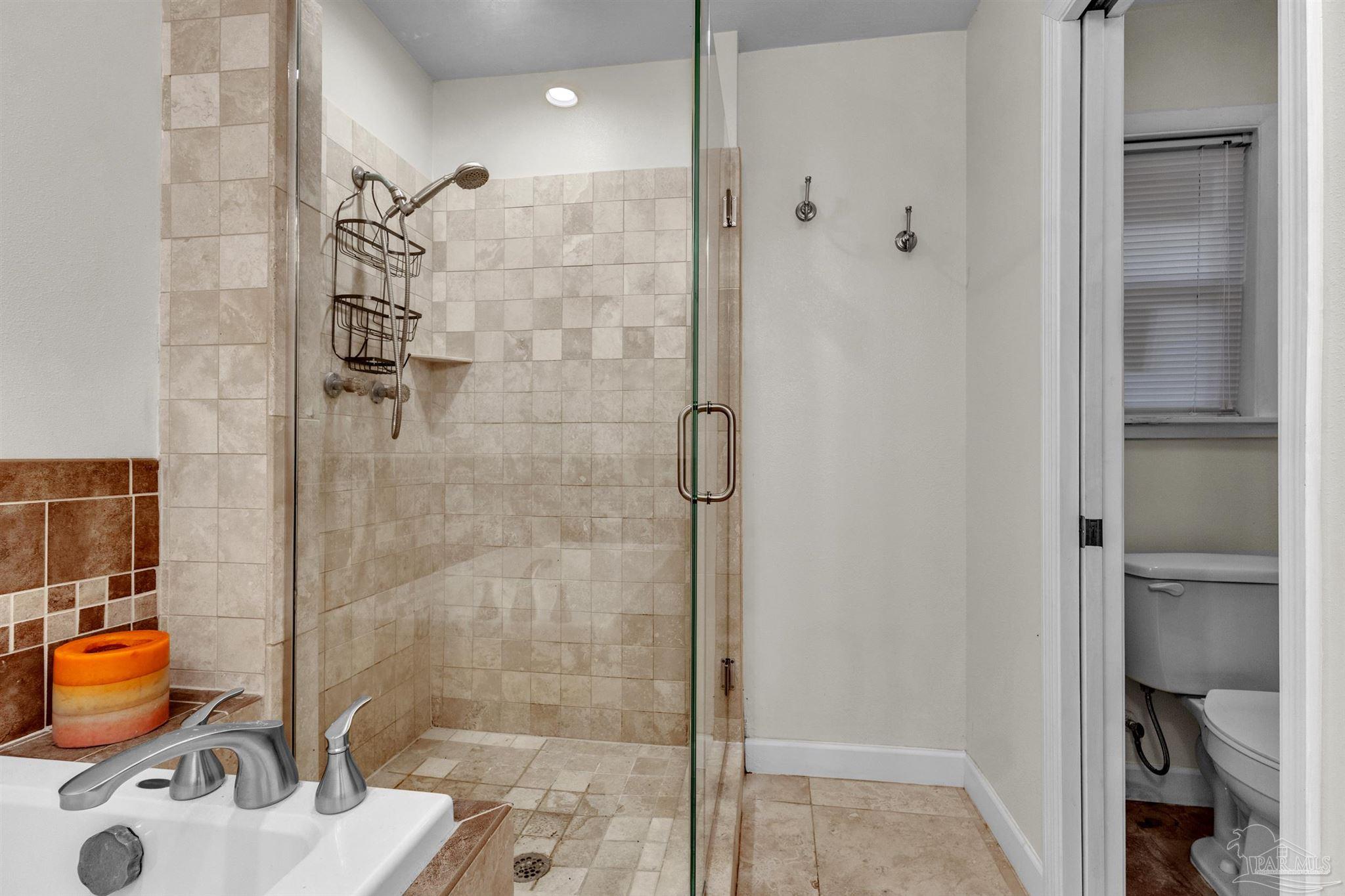 5570 Peachtree Ct