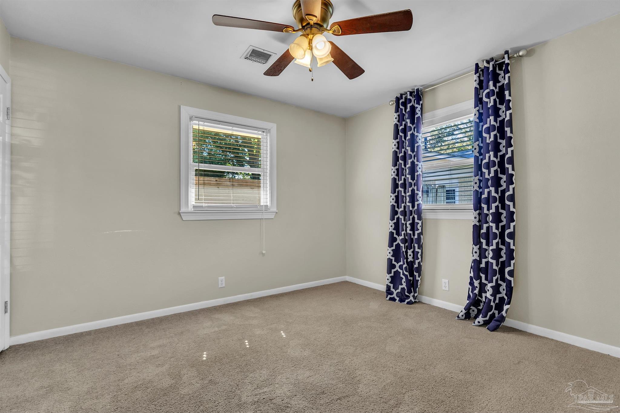5570 Peachtree Ct