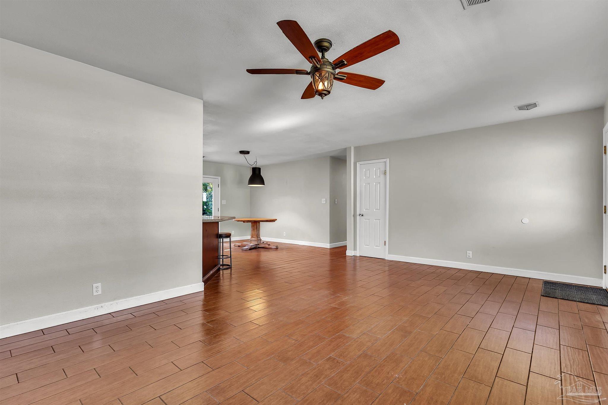 5570 Peachtree Ct