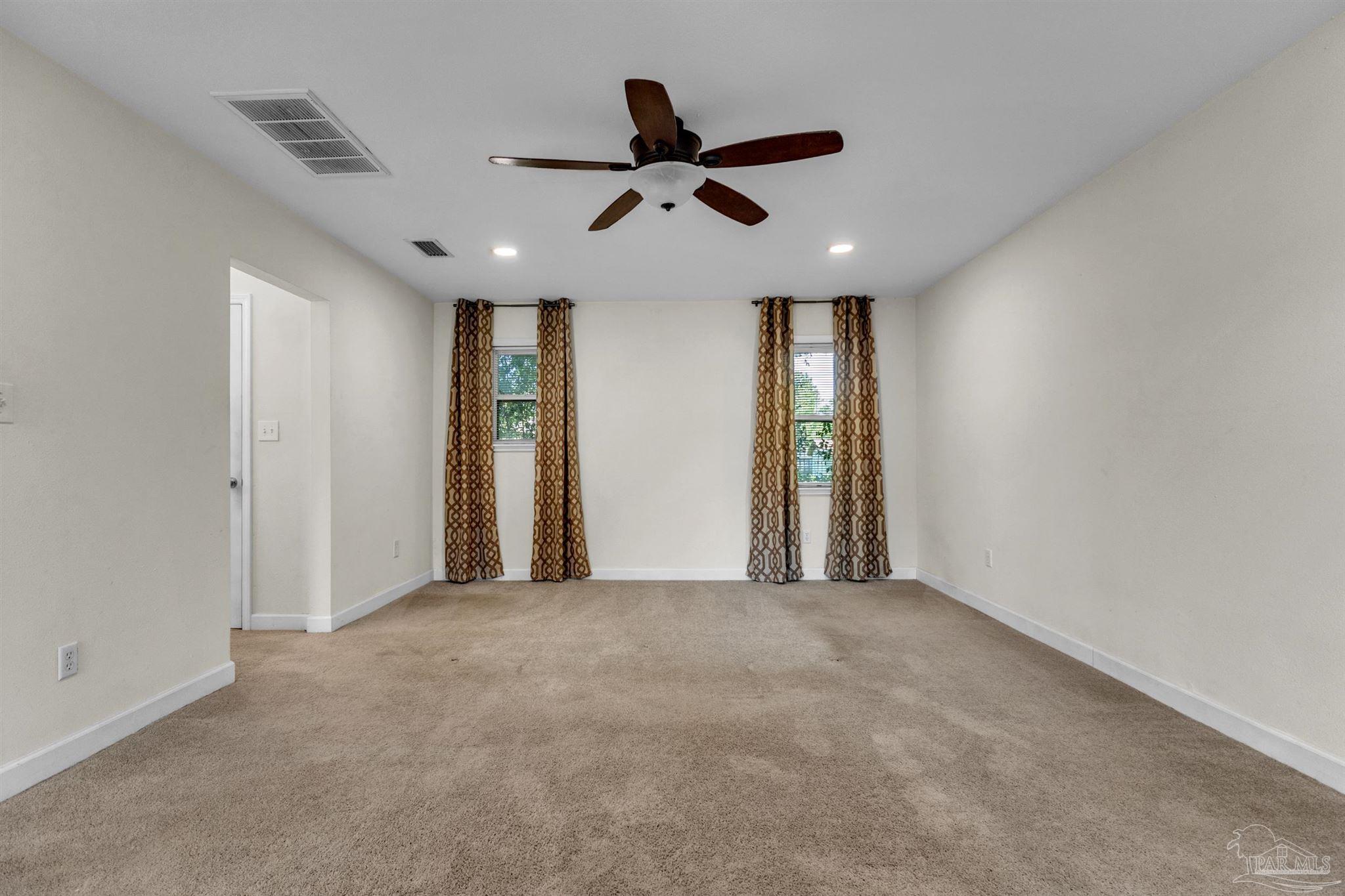 5570 Peachtree Ct