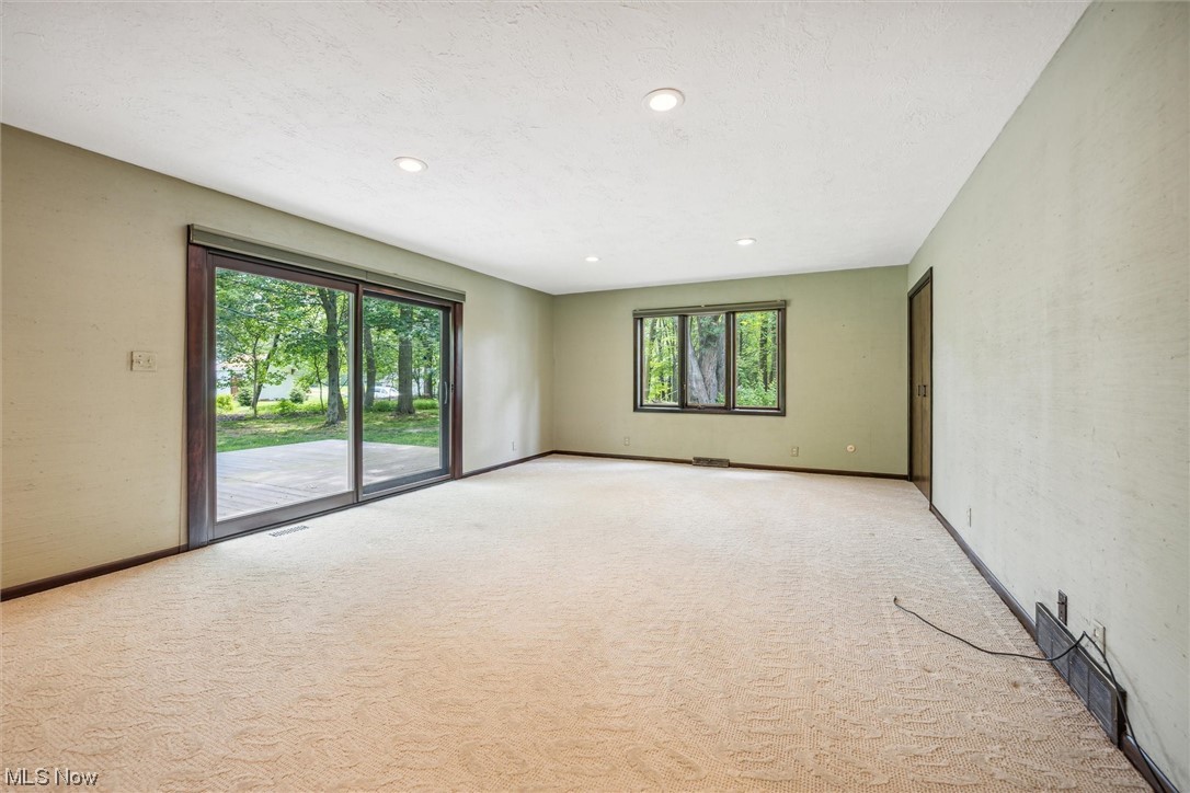 3161 Lander Road