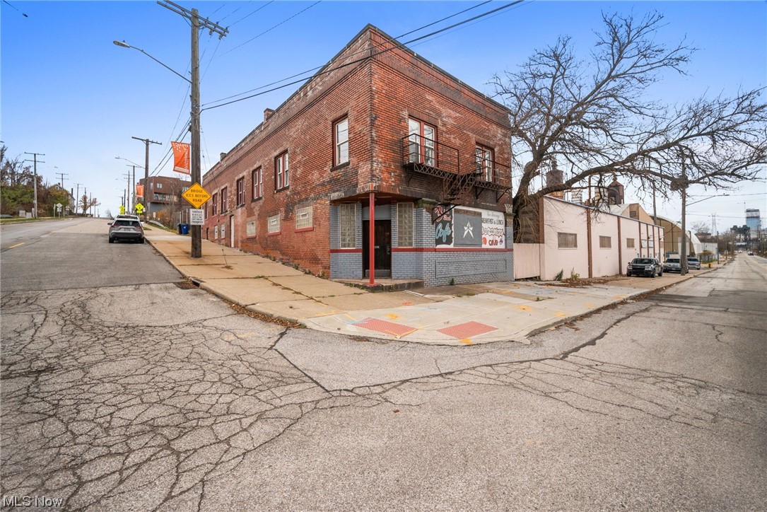 2394 W 3rd
