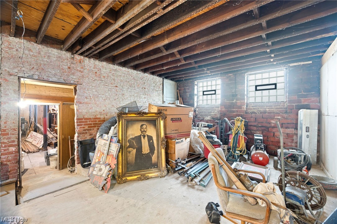 2394 W 3rd