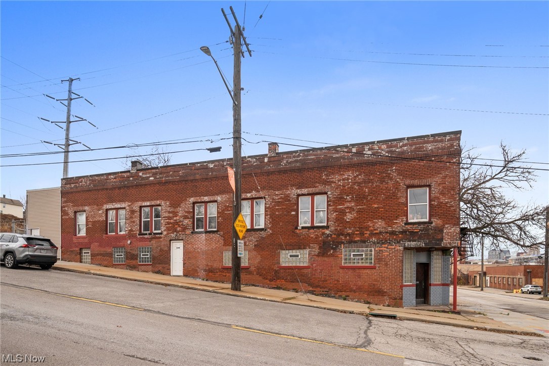 2394 W 3rd