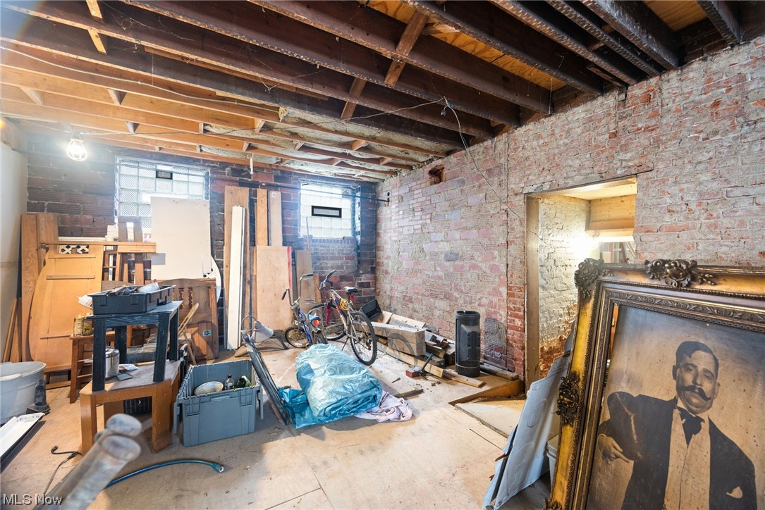 2394 W 3rd