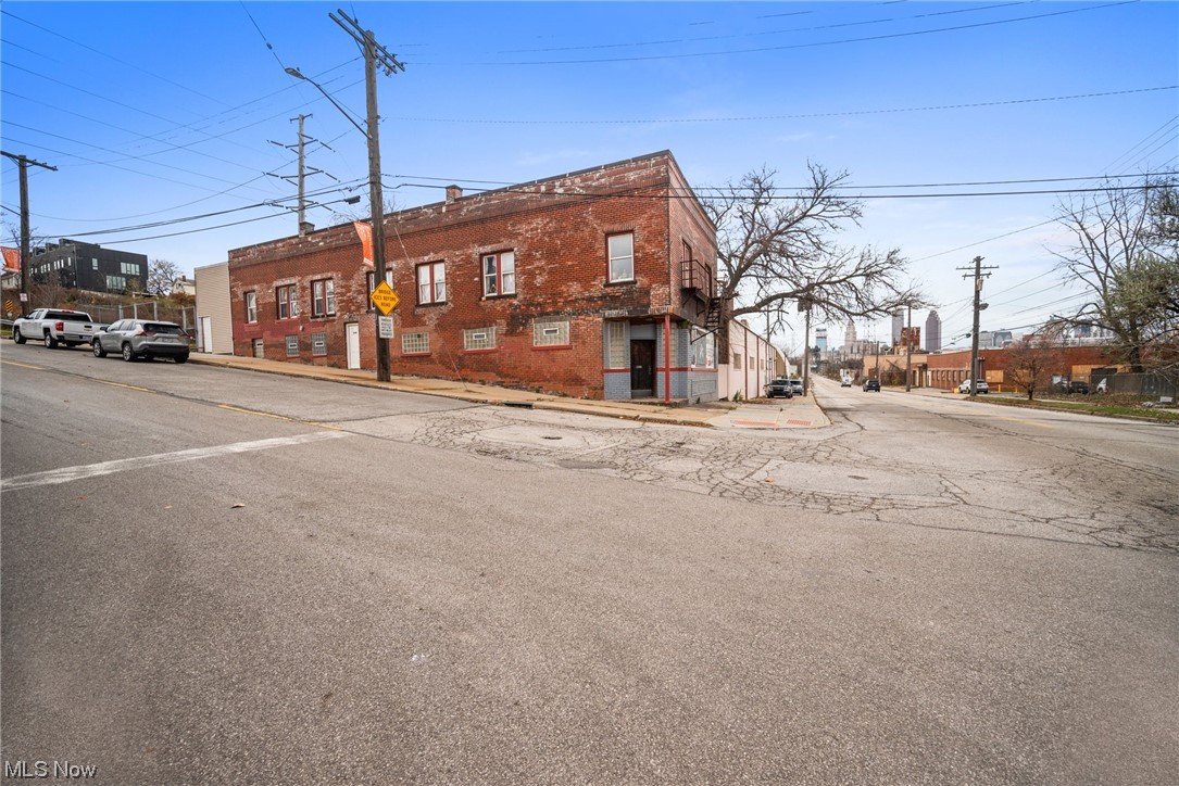 2394 W 3rd
