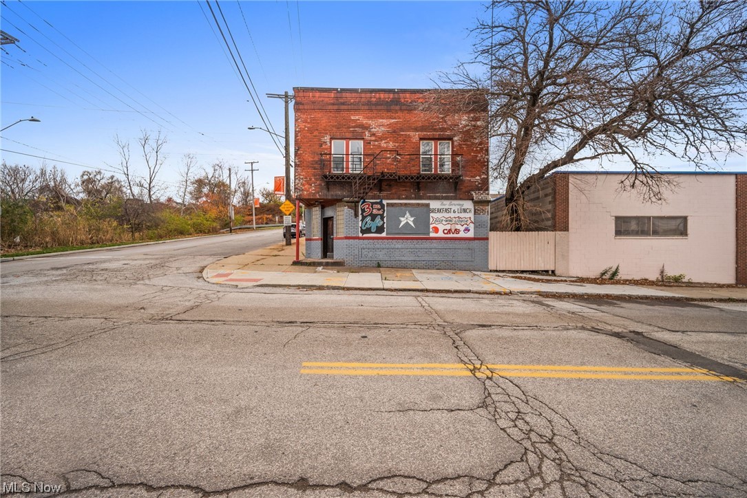 2394 W 3rd