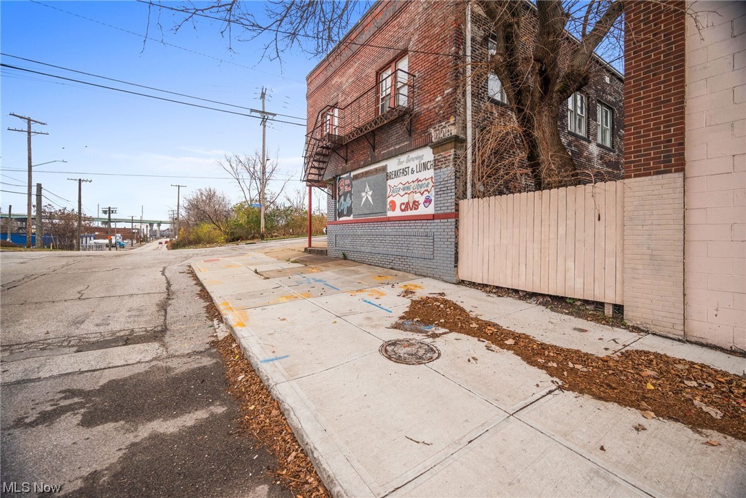 2394 W 3rd
