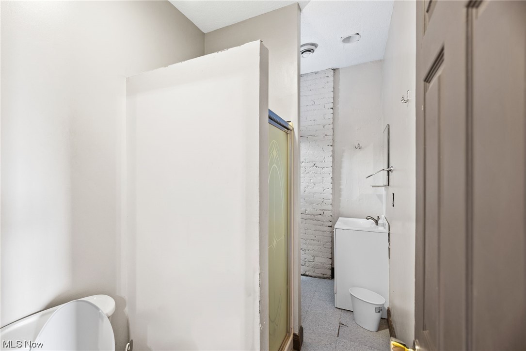 2394 W 3rd