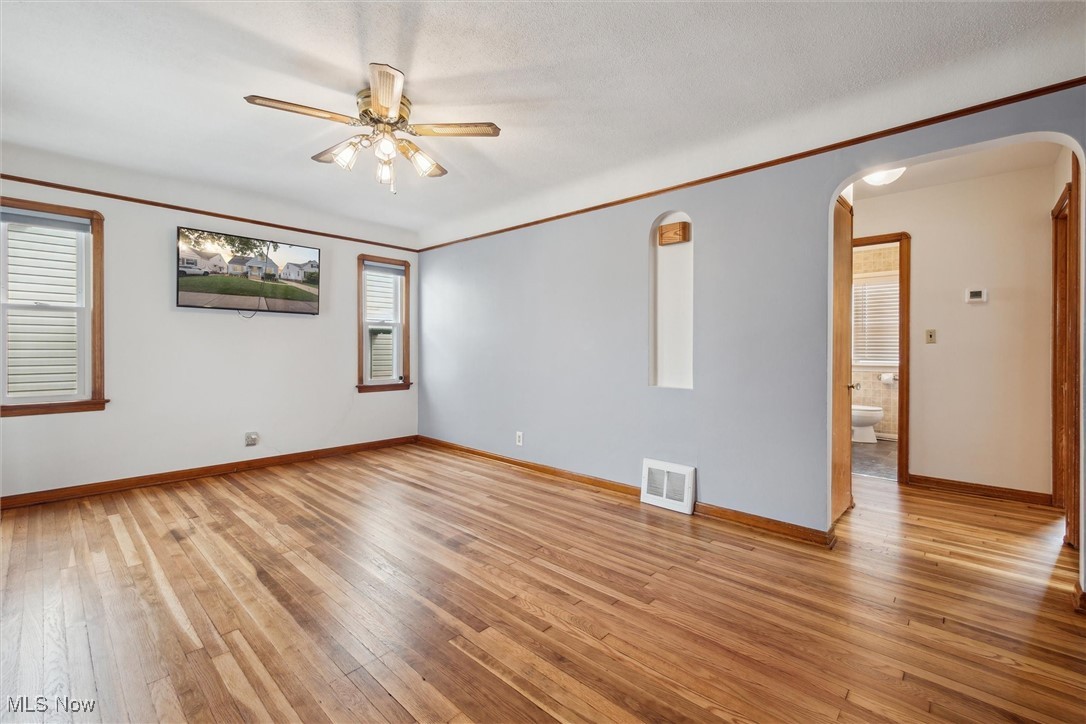 6107 Orchard Avenue