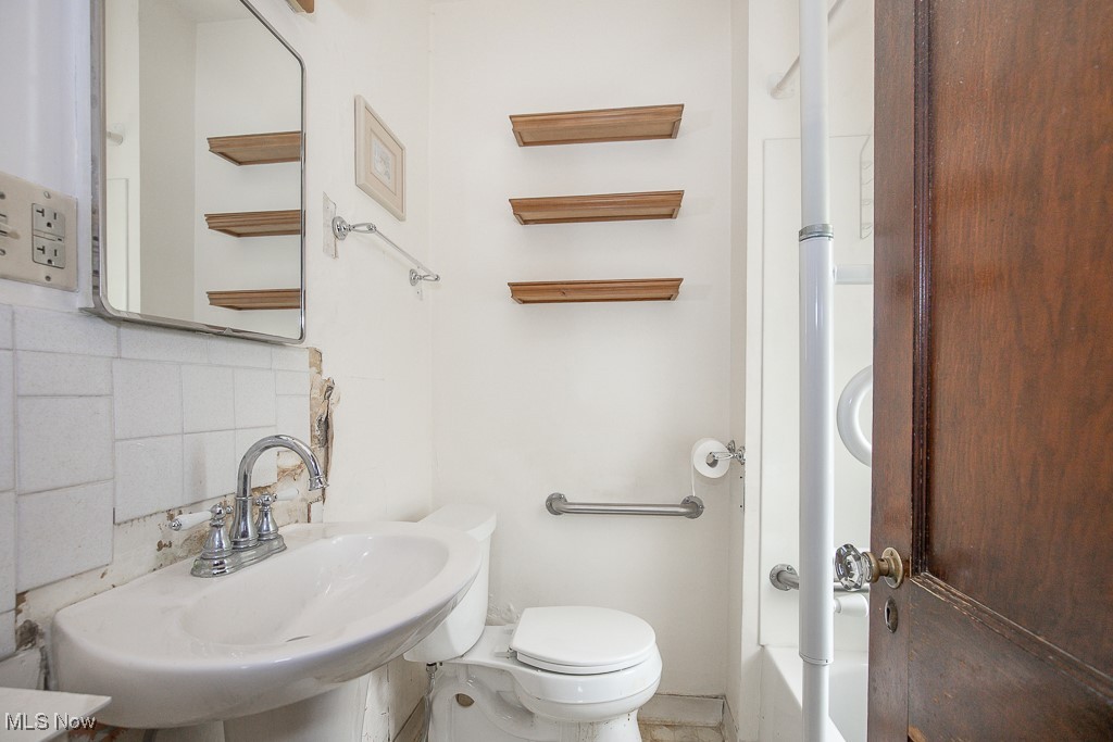 1650-48 Westwood Avenue