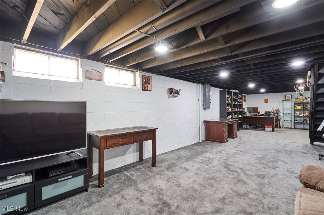 3100 W Ridgewood Drive