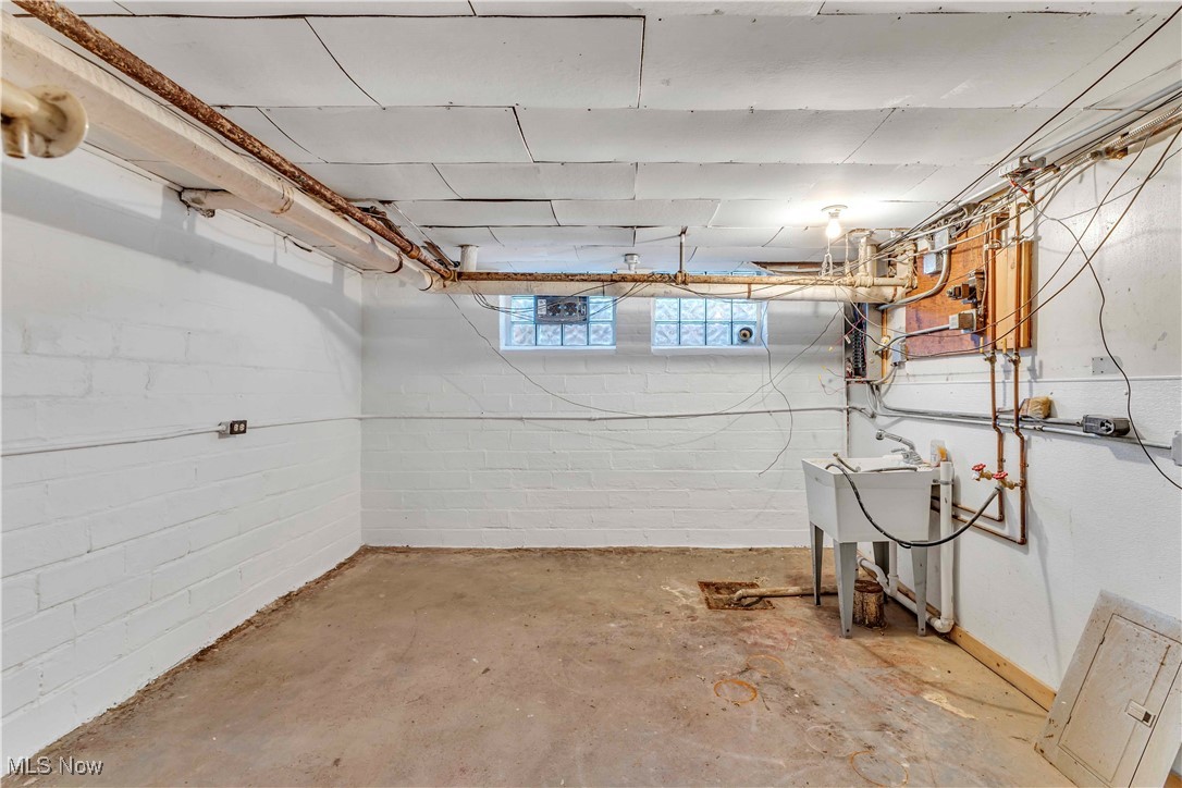 3232 Warrington Road