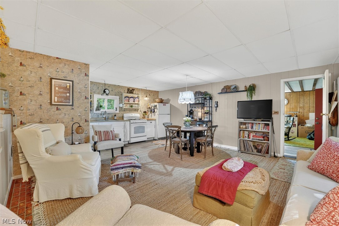 33062 Chestnut Ridge Road
