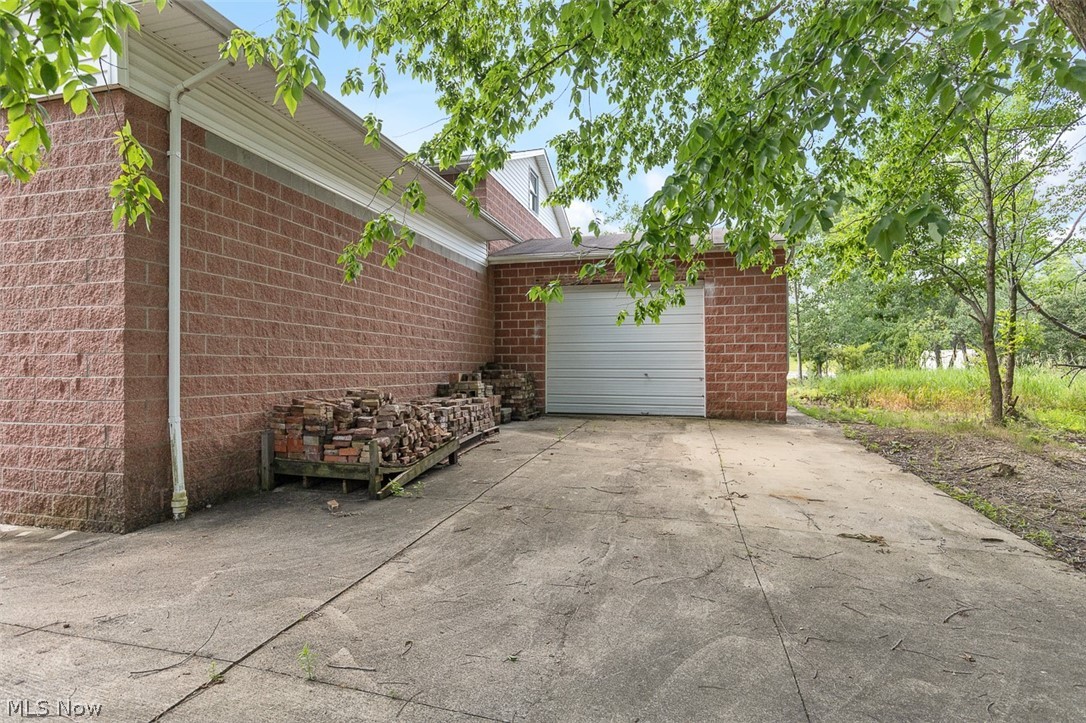 7958 Broadview Road