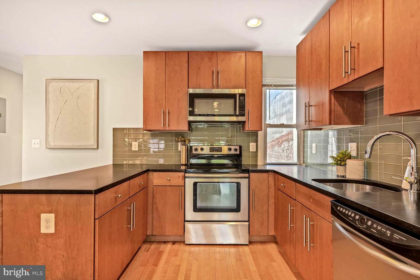 2515 17th St NW #5