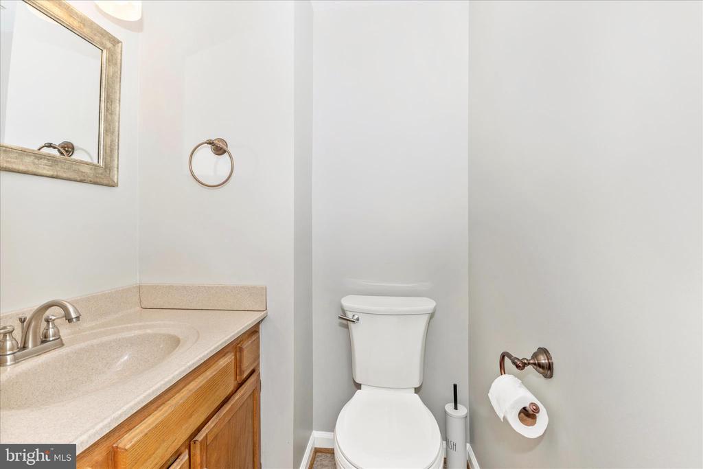 8204 RED WING COURT
