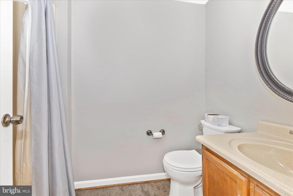 8204 RED WING COURT