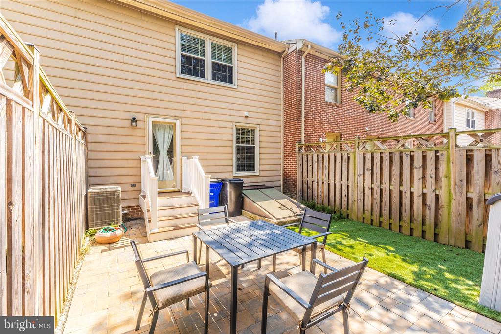 8204 RED WING COURT
