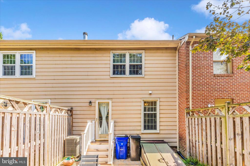 8204 RED WING COURT