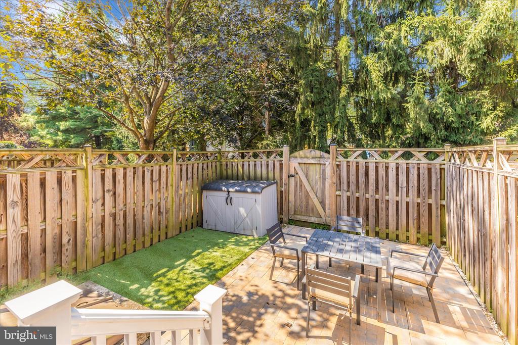 8204 RED WING COURT