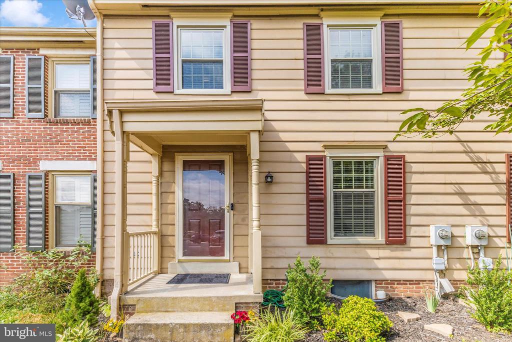 8204 RED WING COURT