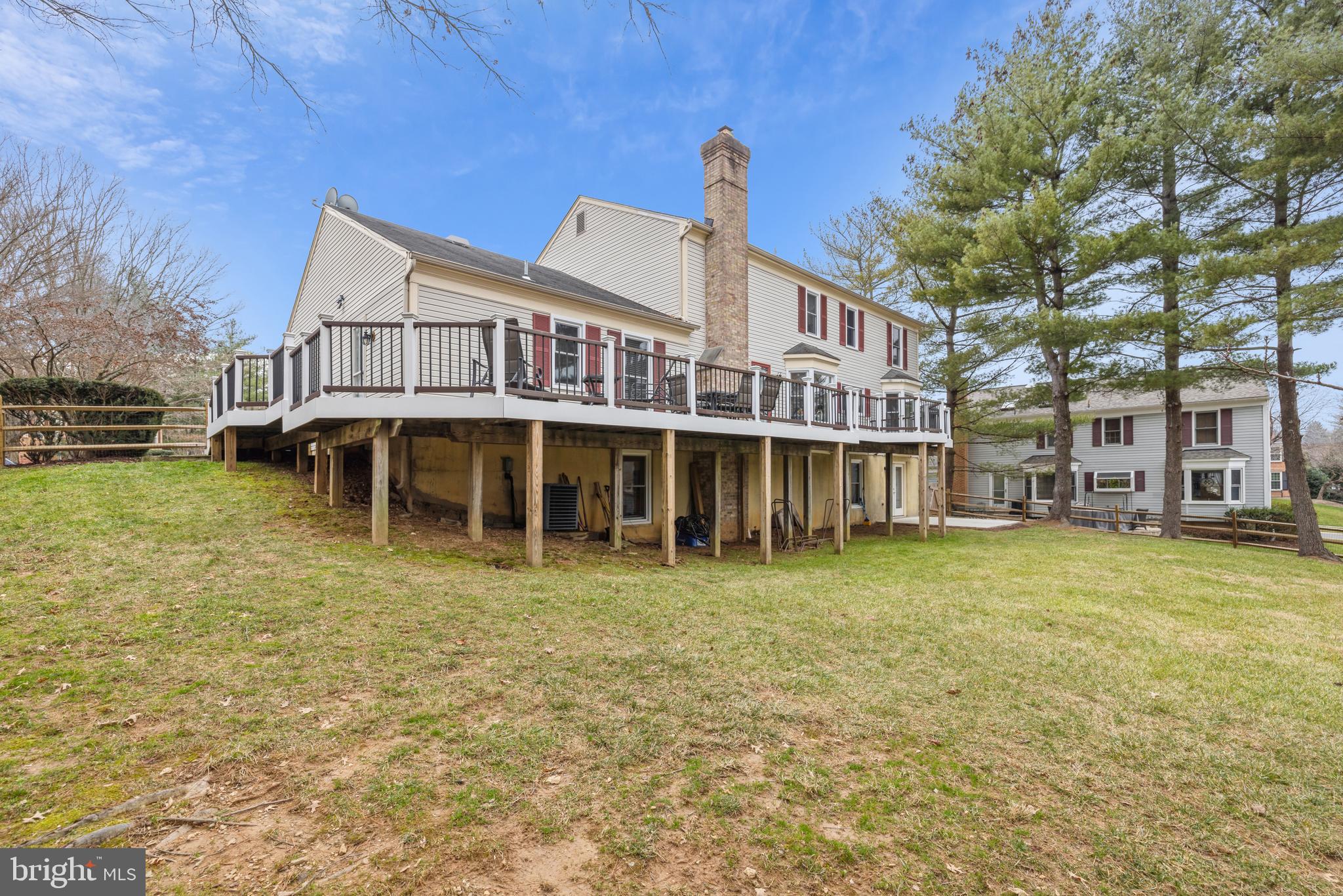 12525 Falconbridge Dr