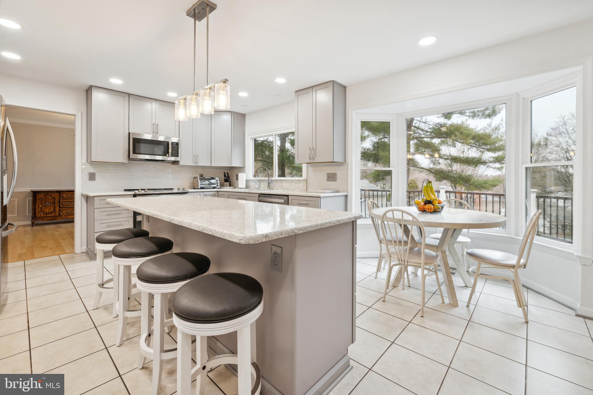 12525 Falconbridge Dr
