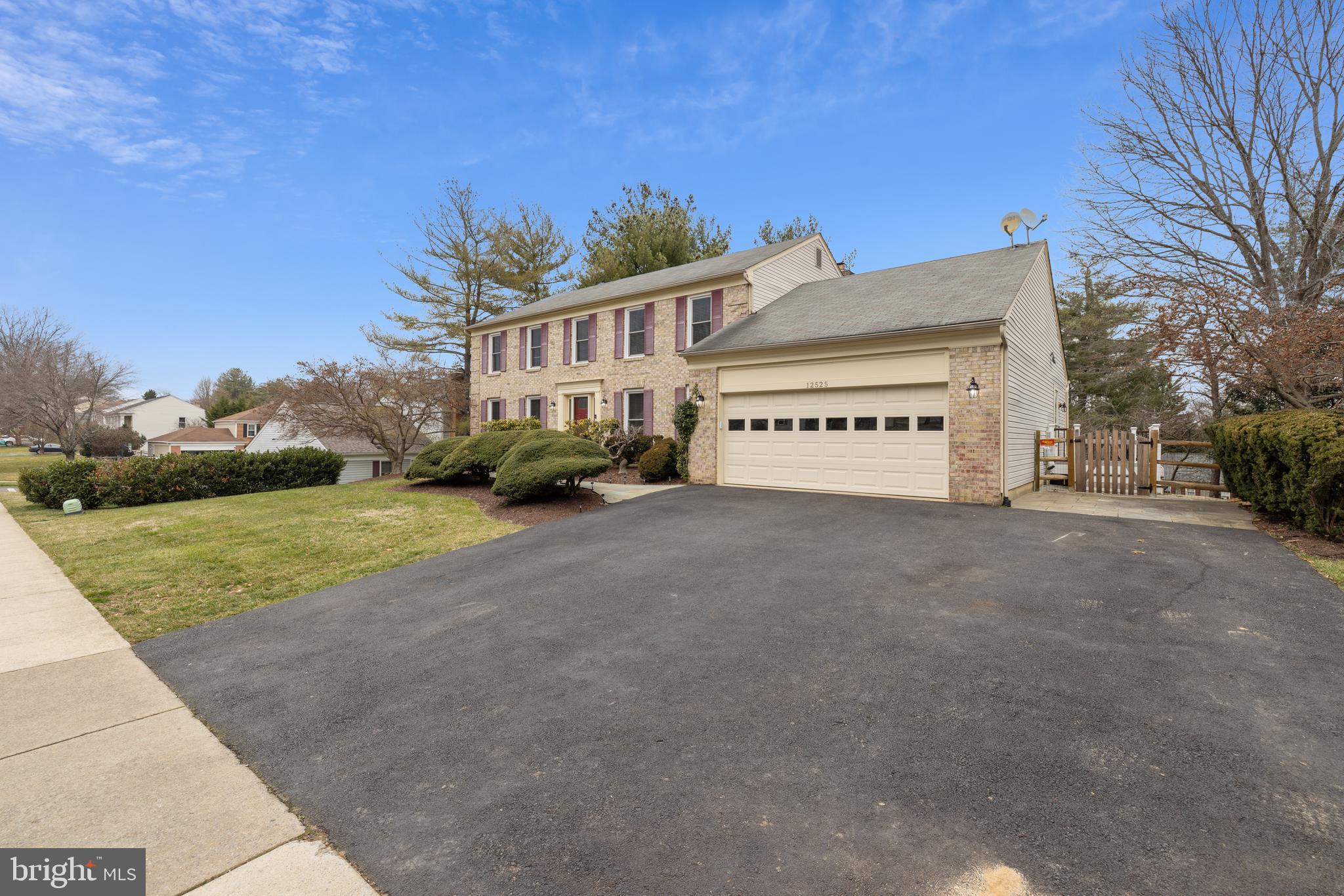 12525 Falconbridge Dr