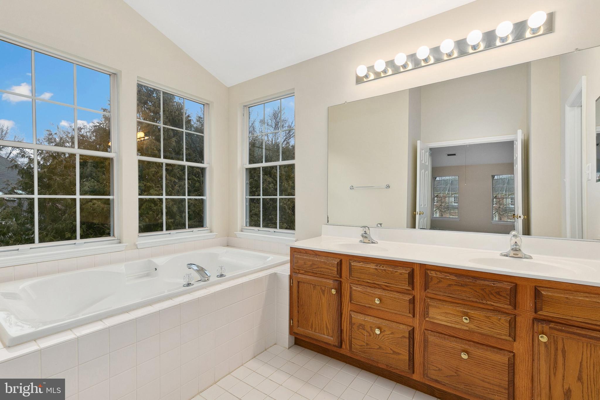 15807 Seurat Dr