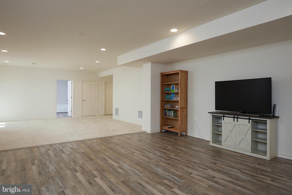17605 Shores