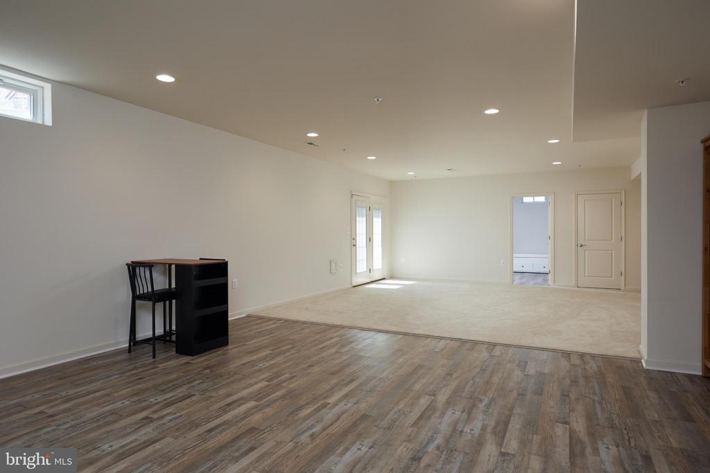 17605 Shores