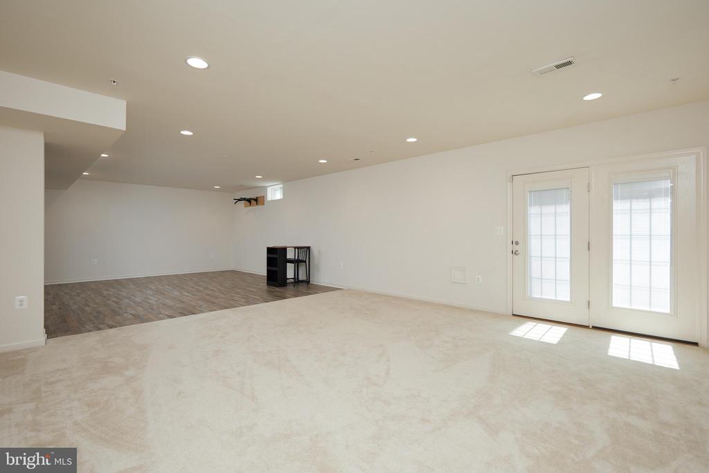 17605 Shores