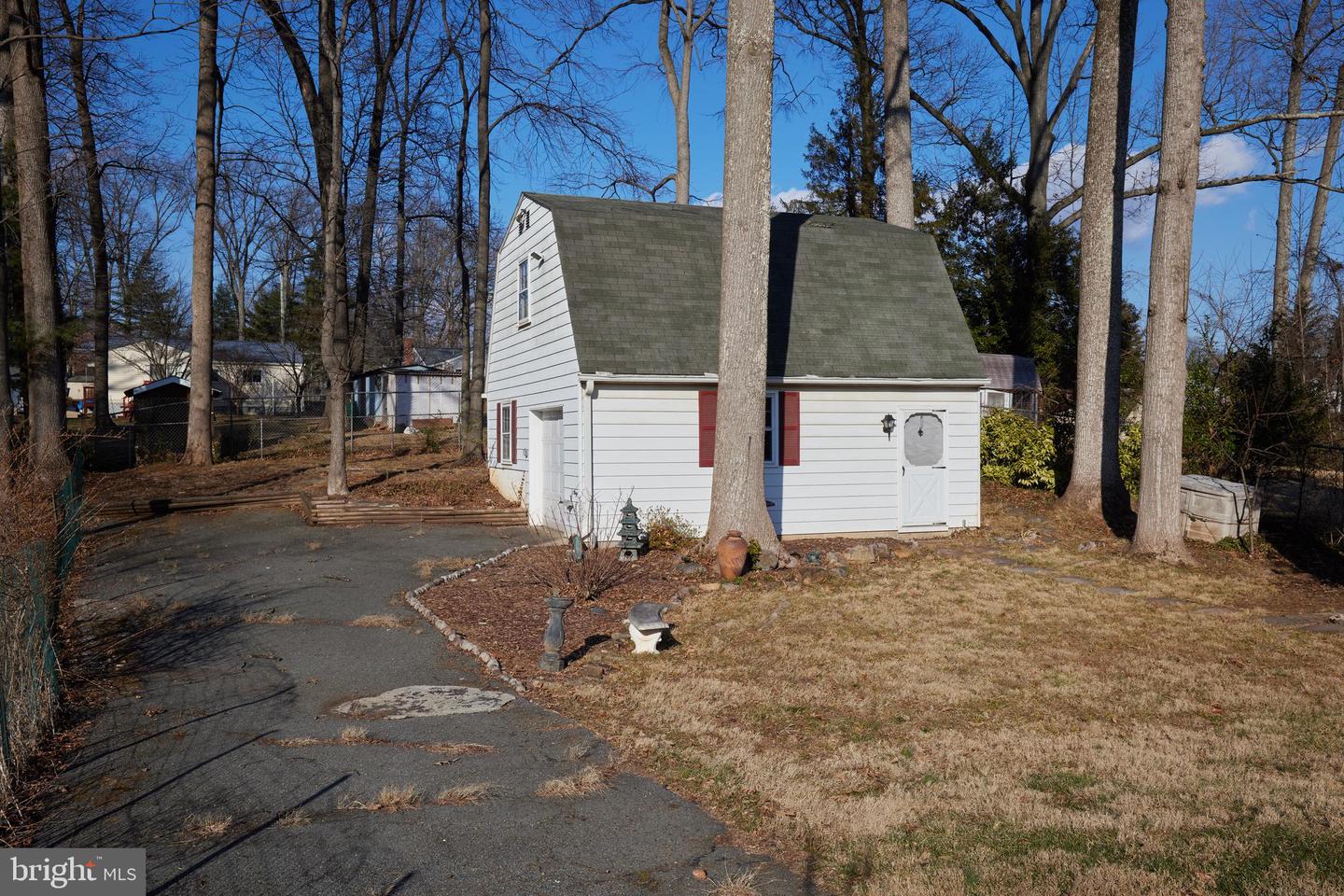 112 Tulip Dr