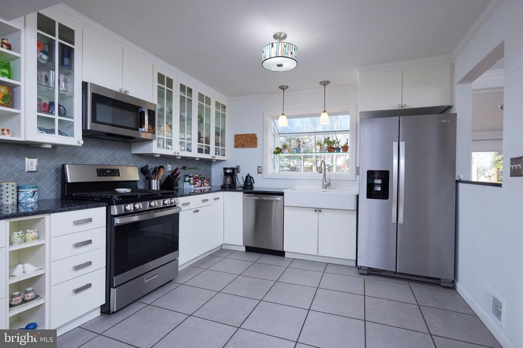 112 Tulip Dr