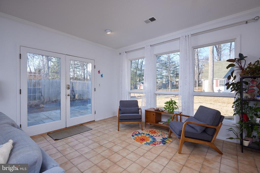112 Tulip Dr