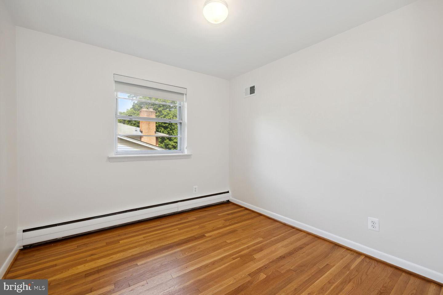 9803 INGLEMERE DR