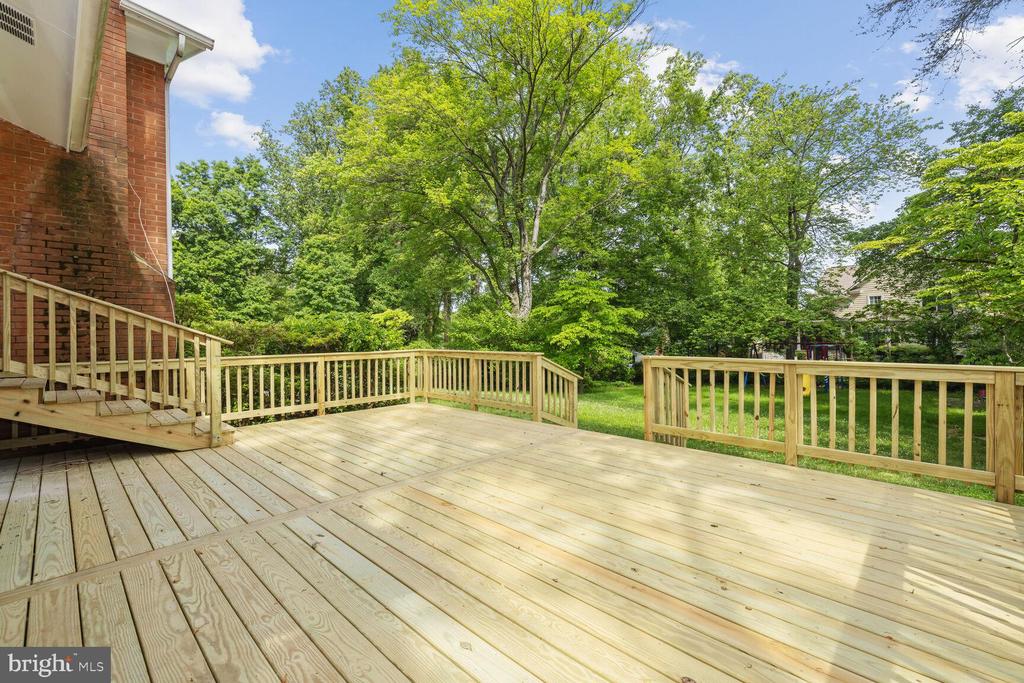 9803 INGLEMERE DR