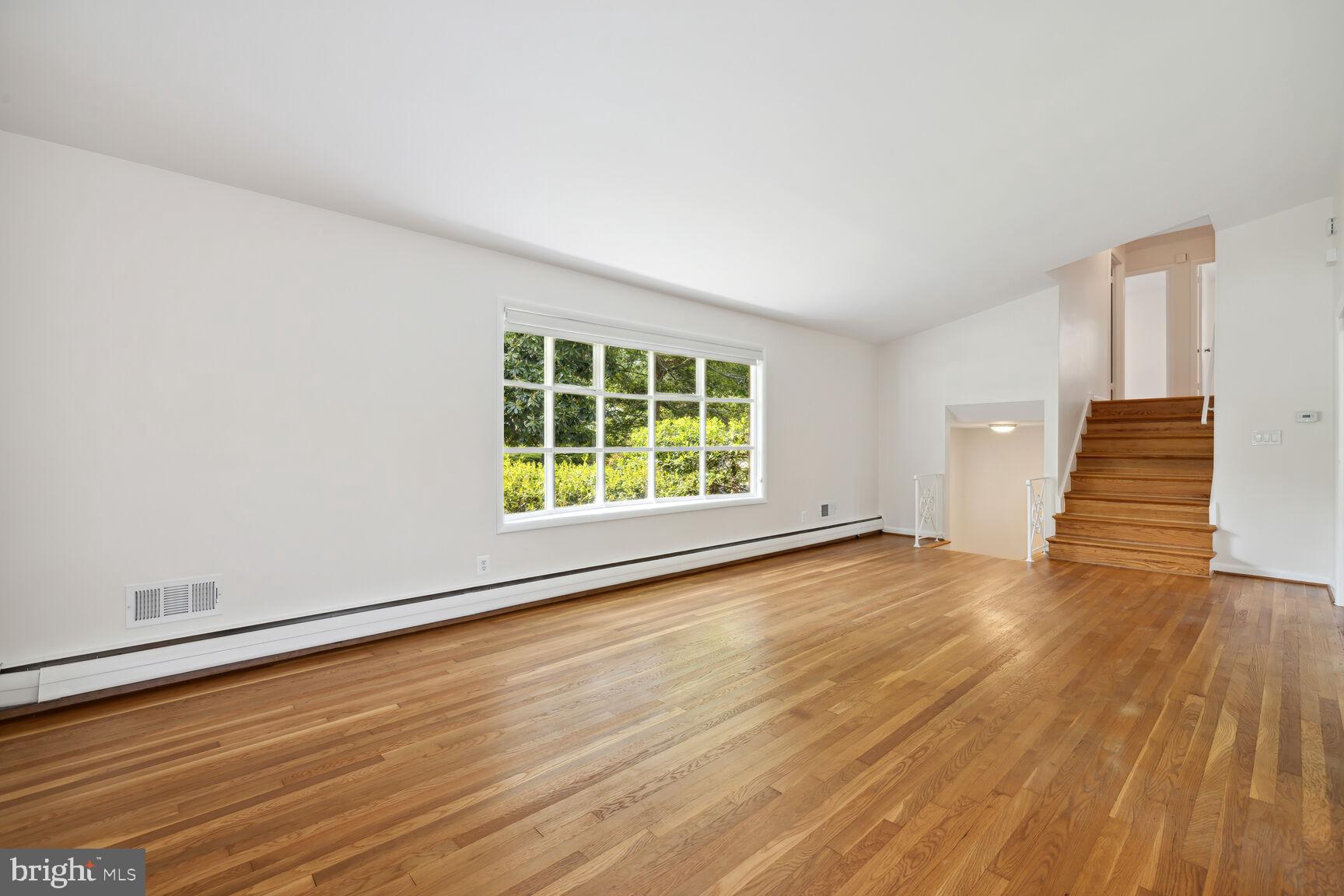 9803 INGLEMERE DR