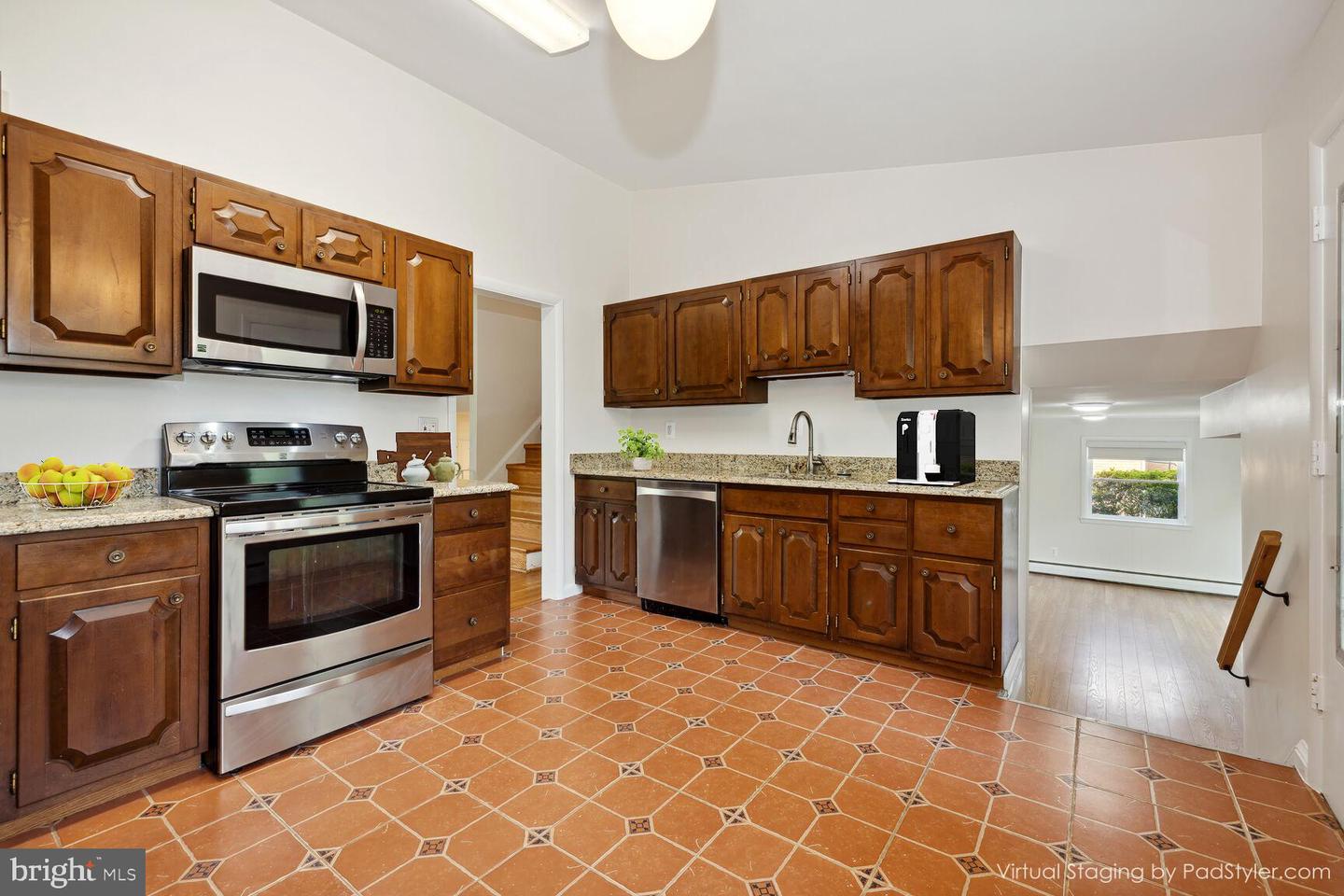 9803 INGLEMERE DR