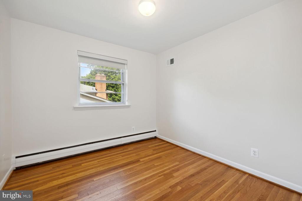 9803 INGLEMERE DR