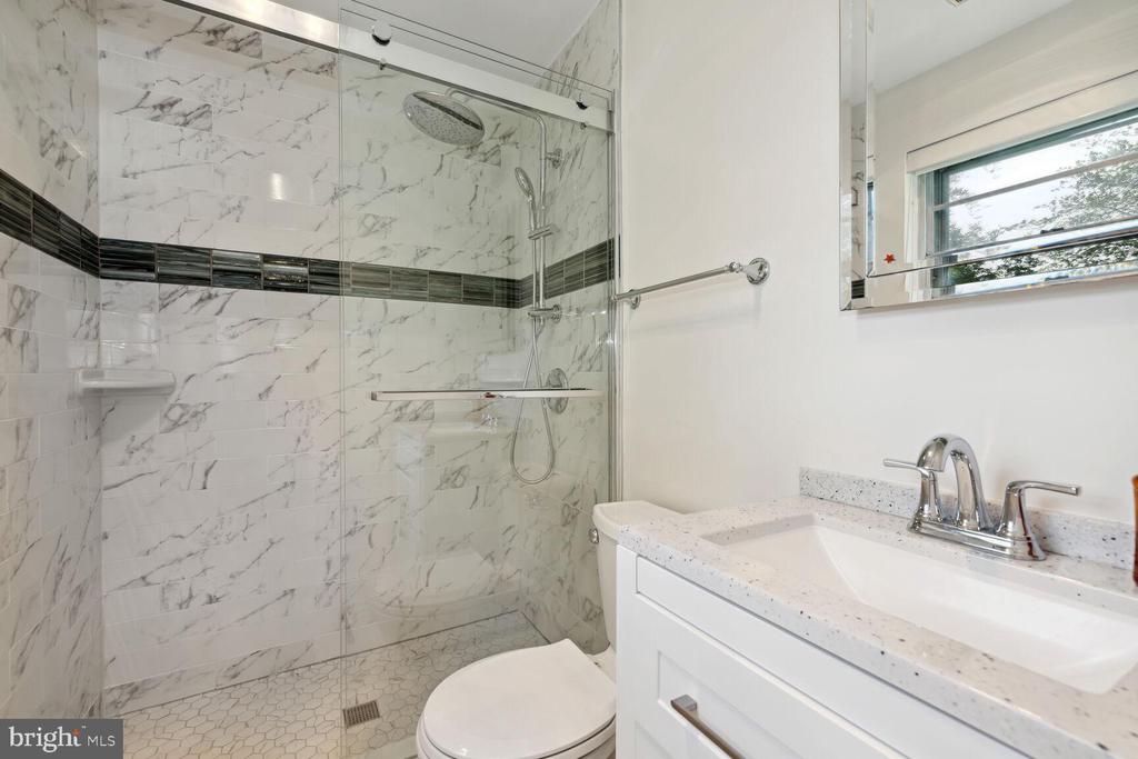 9803 INGLEMERE DR