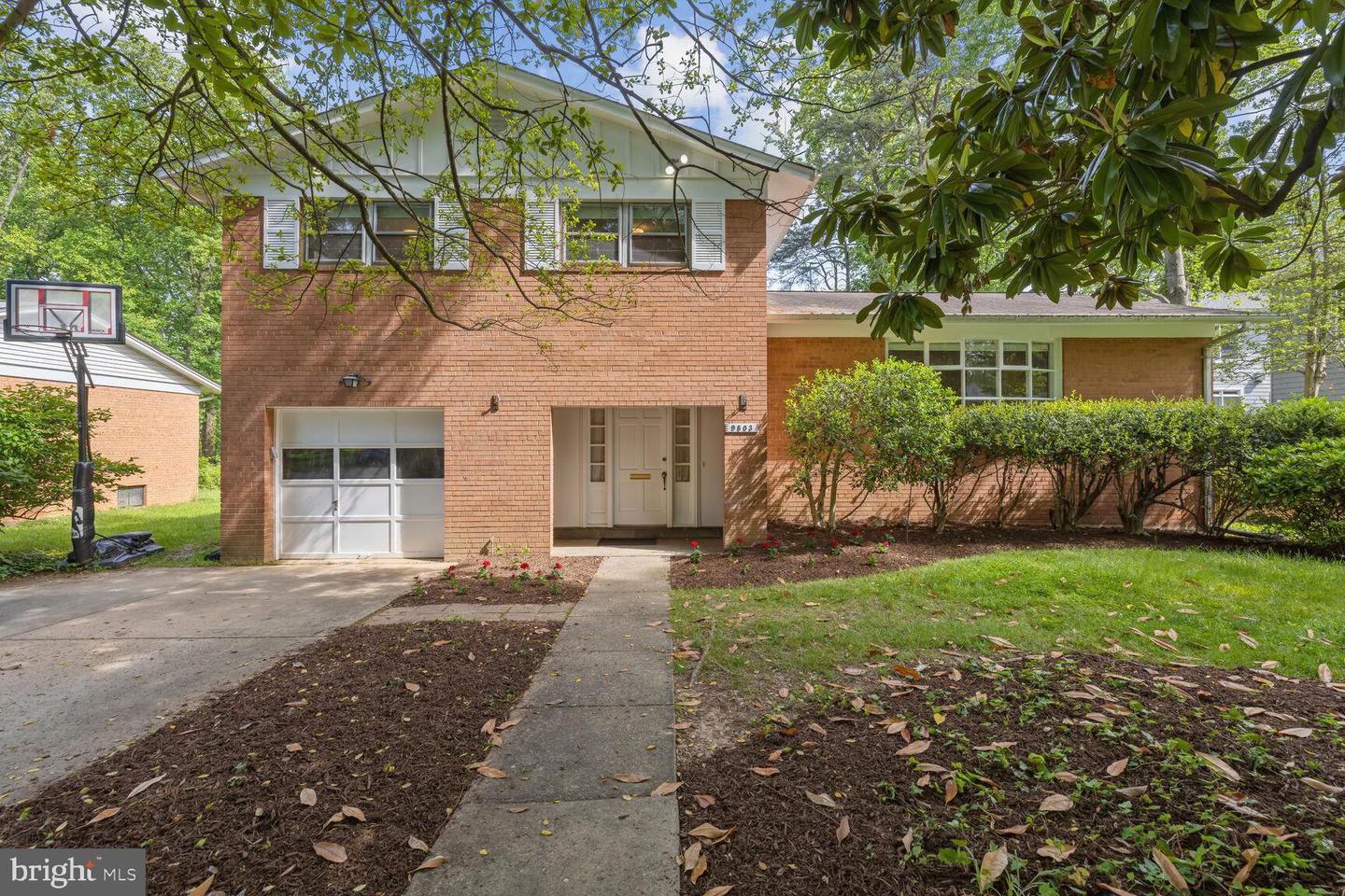 9803 INGLEMERE DR