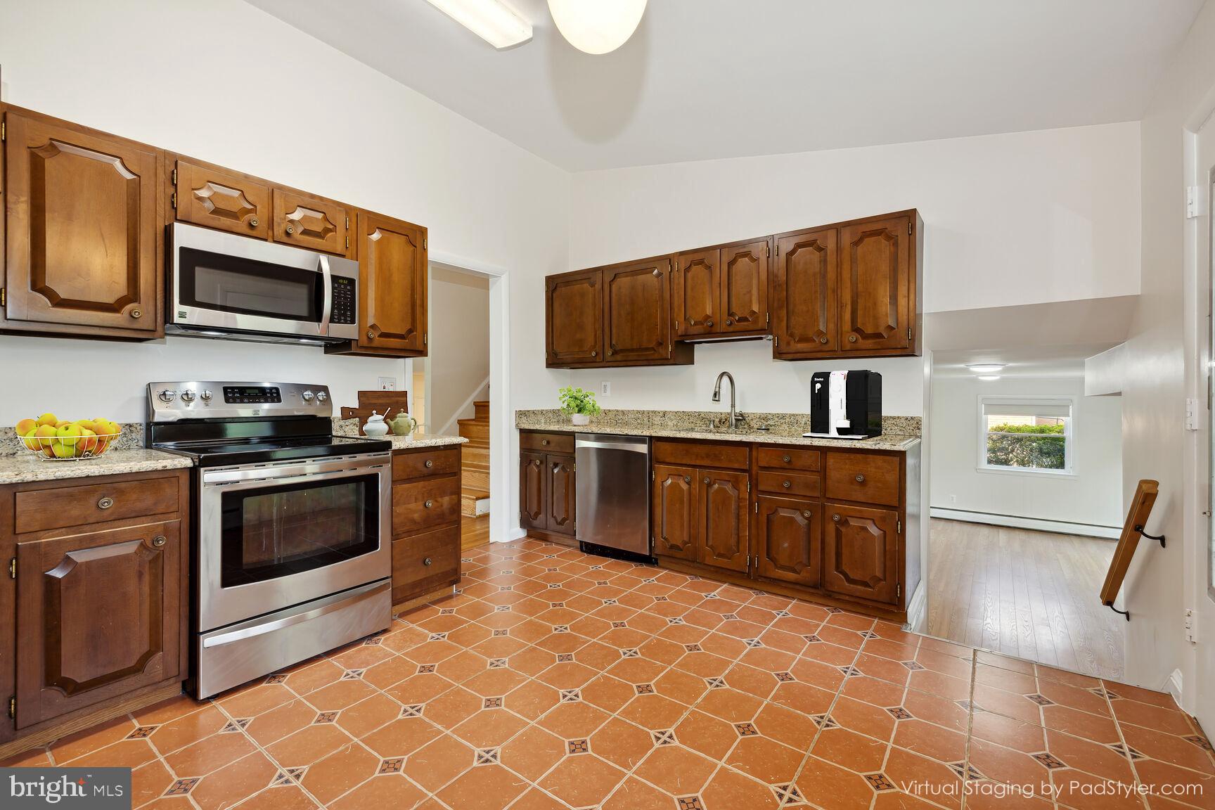 9803 INGLEMERE DR