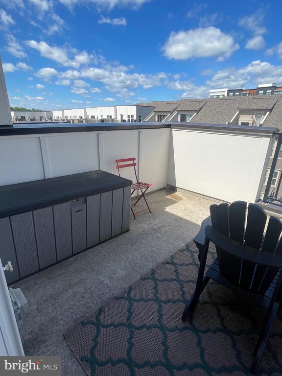 106 DICKENSON DR